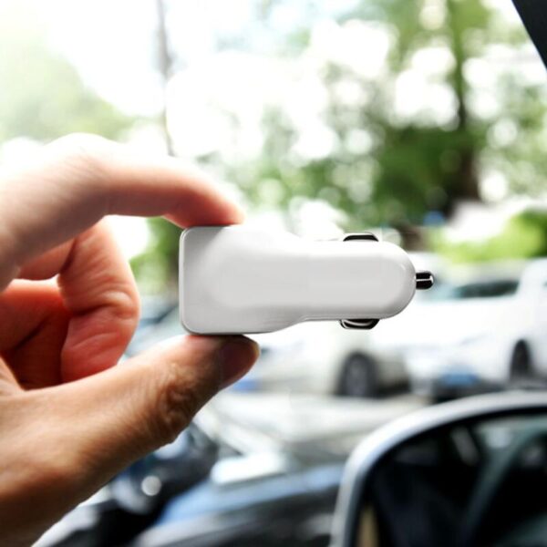 Adaptador de carro blanco - Imagen 2