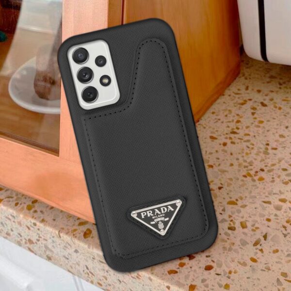 Prada negro
